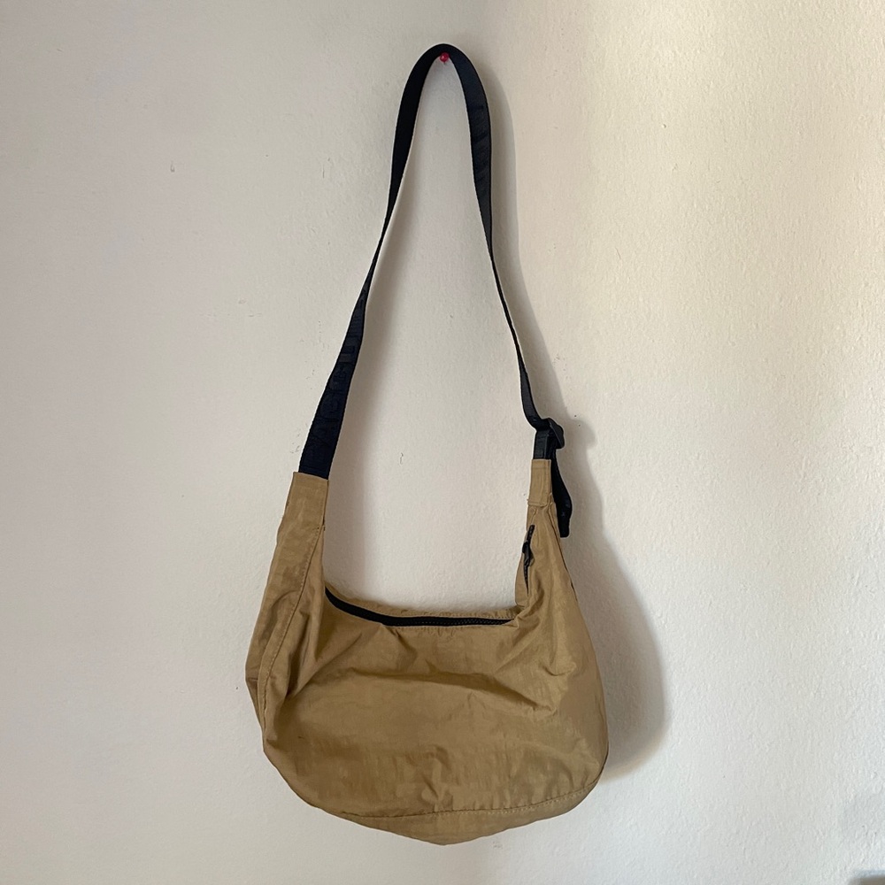 Baggy Medium Crescent in Cocoa